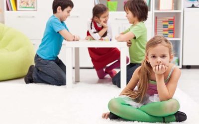 Ar trebui să-ți lași copilul să se joace cu alți copii?